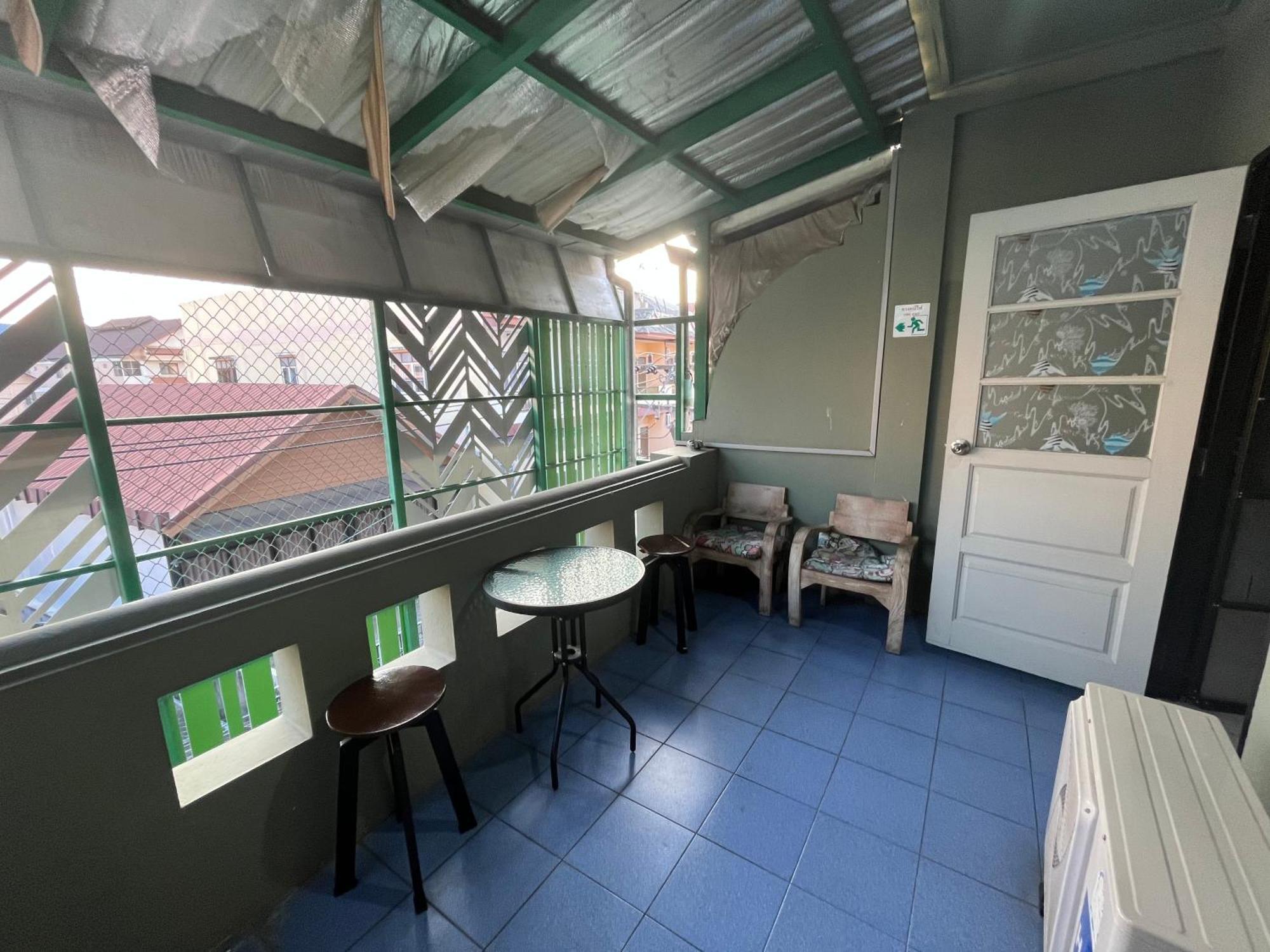 Hostel Lazy Gibbon 1 Chiang Mai - Tha Phae Gate Exteriér fotografie